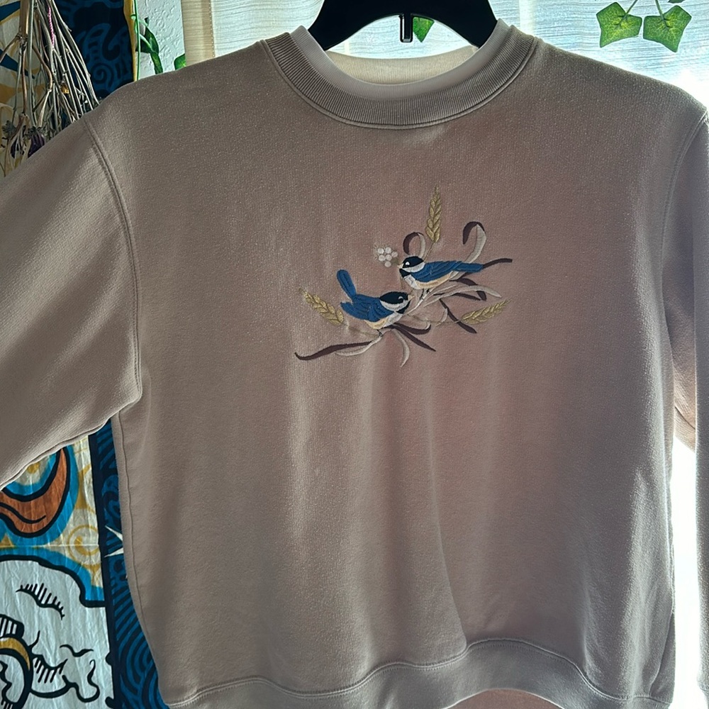 Thrifted grandma crew neck